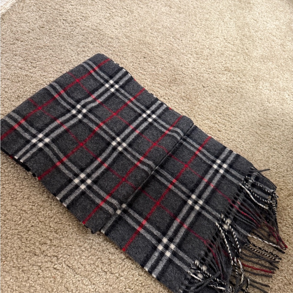 Burberry London Plaid Lambswool Scarf in Grey and Black with Red and White.